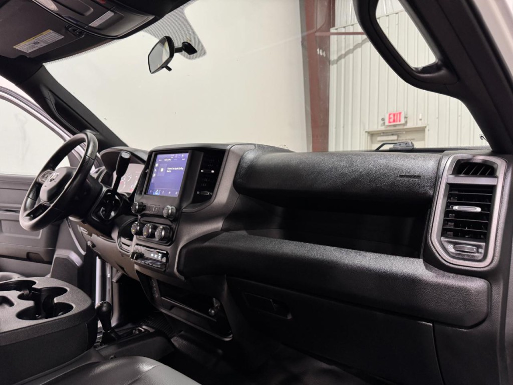 2023 RAM 3500 Image 11