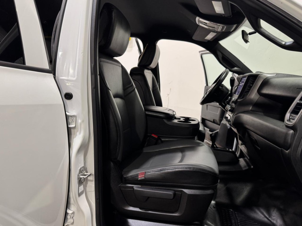 2023 RAM 3500 Image 14