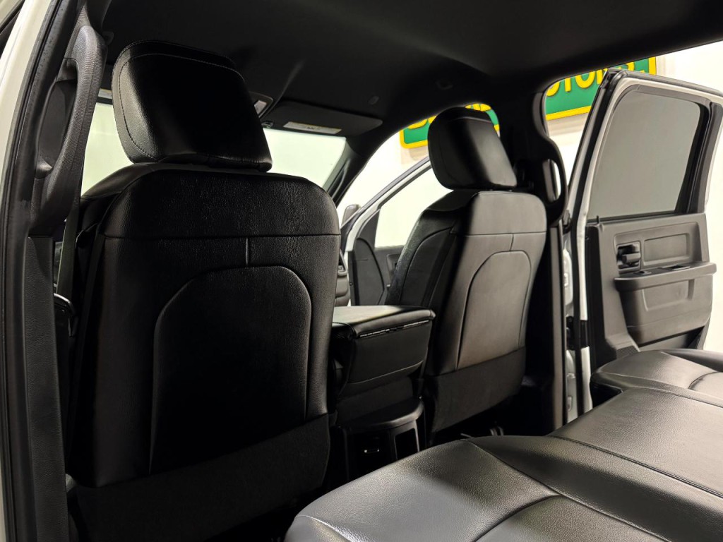 2023 RAM 3500 Image 18