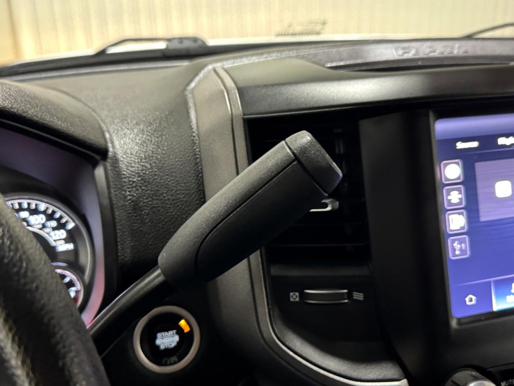 2023 RAM 3500 Image 25