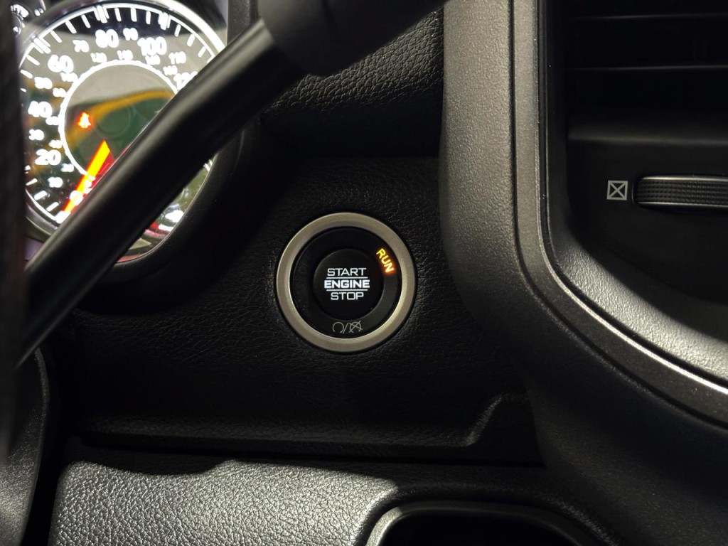 2023 RAM 3500 Image 29