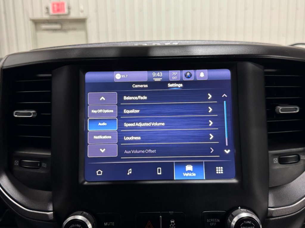 2023 RAM 3500 Image 39
