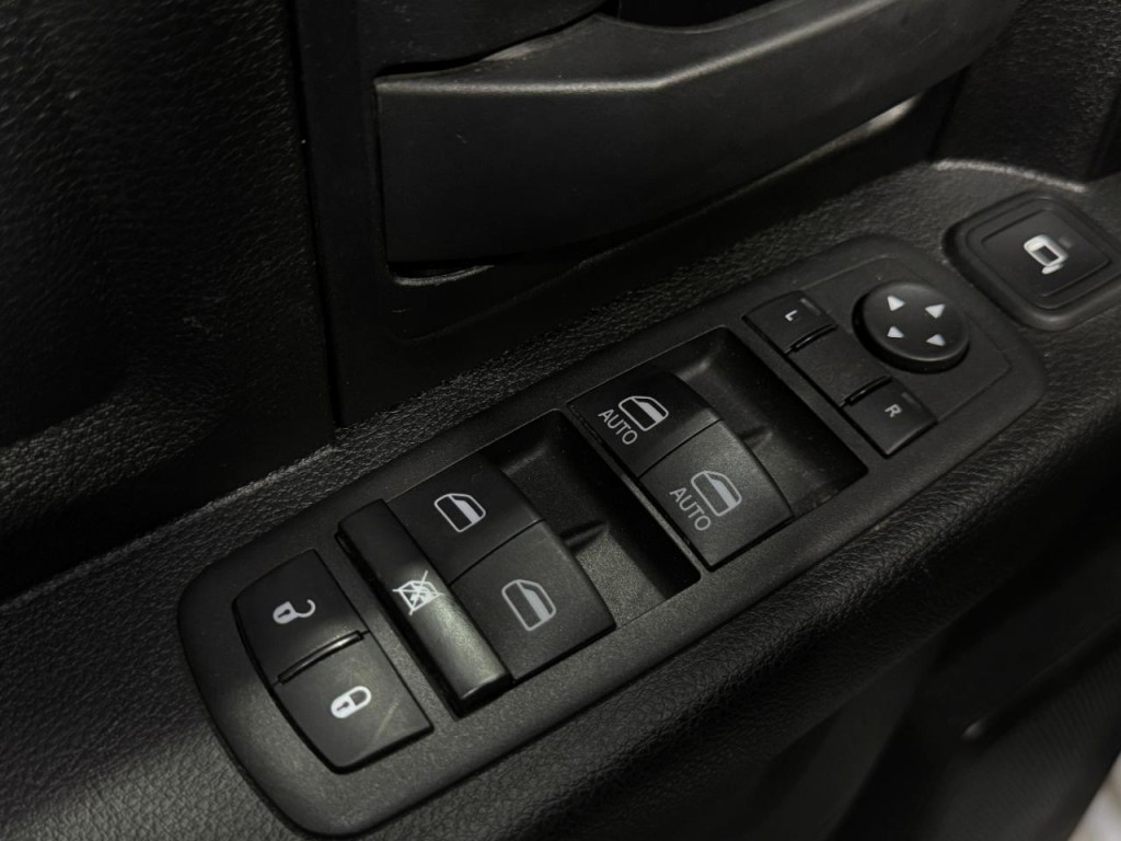 2023 RAM 2500 Image 6