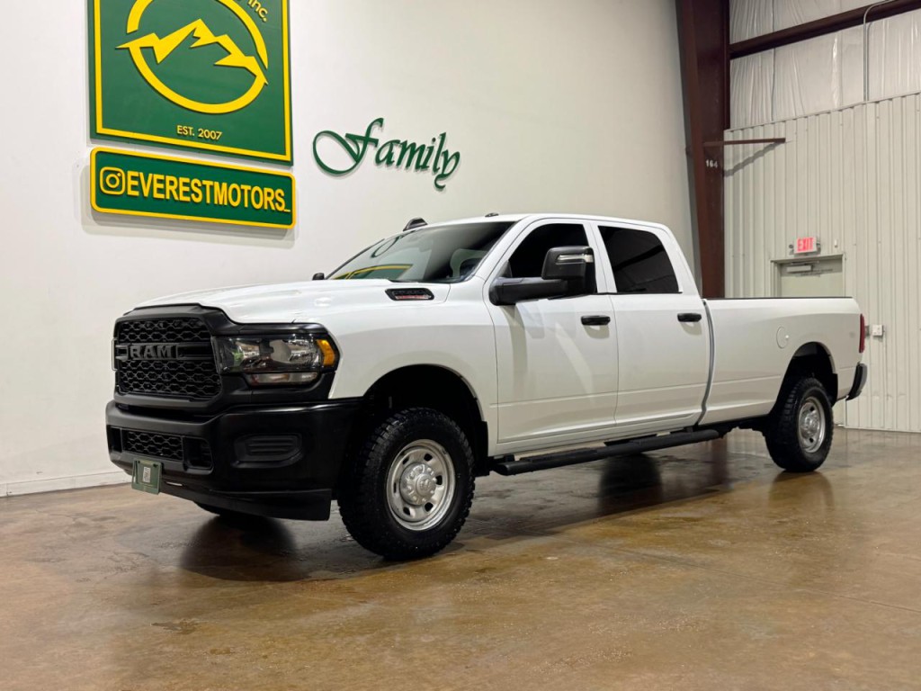 2023 RAM 2500 Image 3