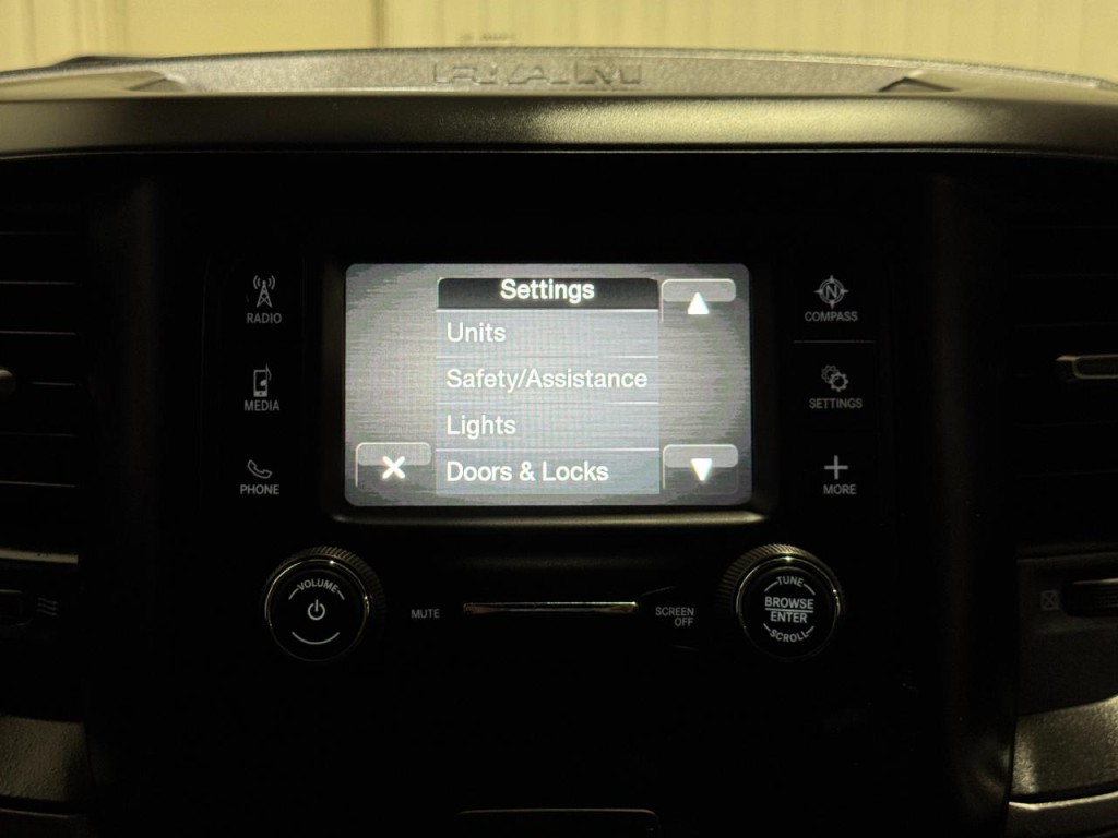 2023 RAM 2500 Image 36