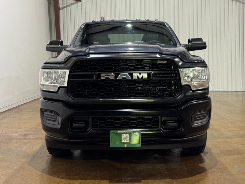 2022 RAM 3500 Image 2