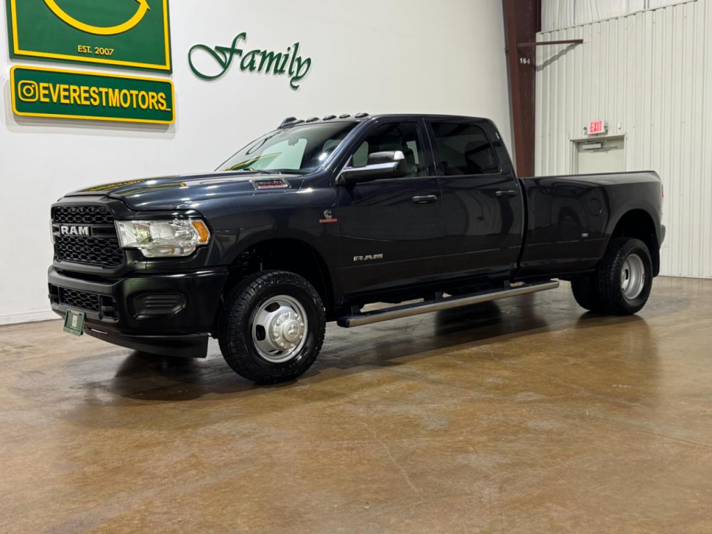 2022 RAM 3500 Image 3