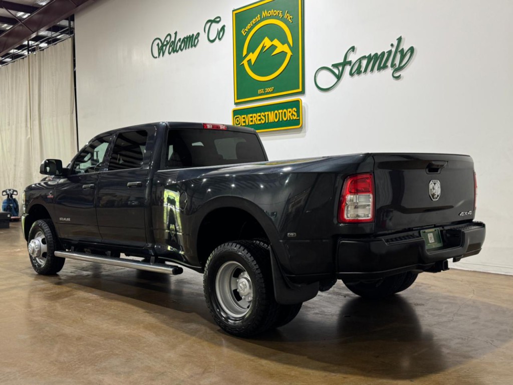 2022 RAM 3500 Image 6