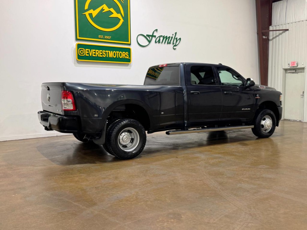 2022 RAM 3500 Image 8