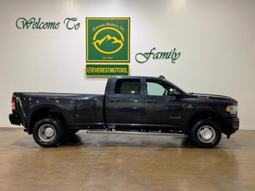 2022 RAM 3500 Image 9