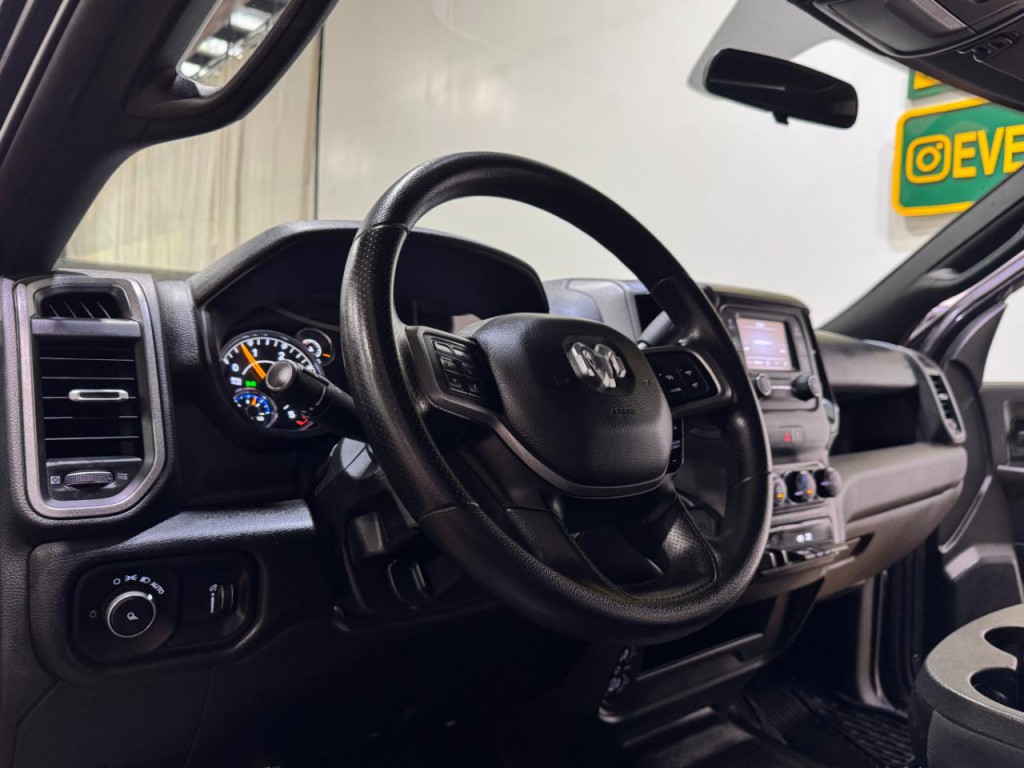 2022 RAM 3500 Image 10