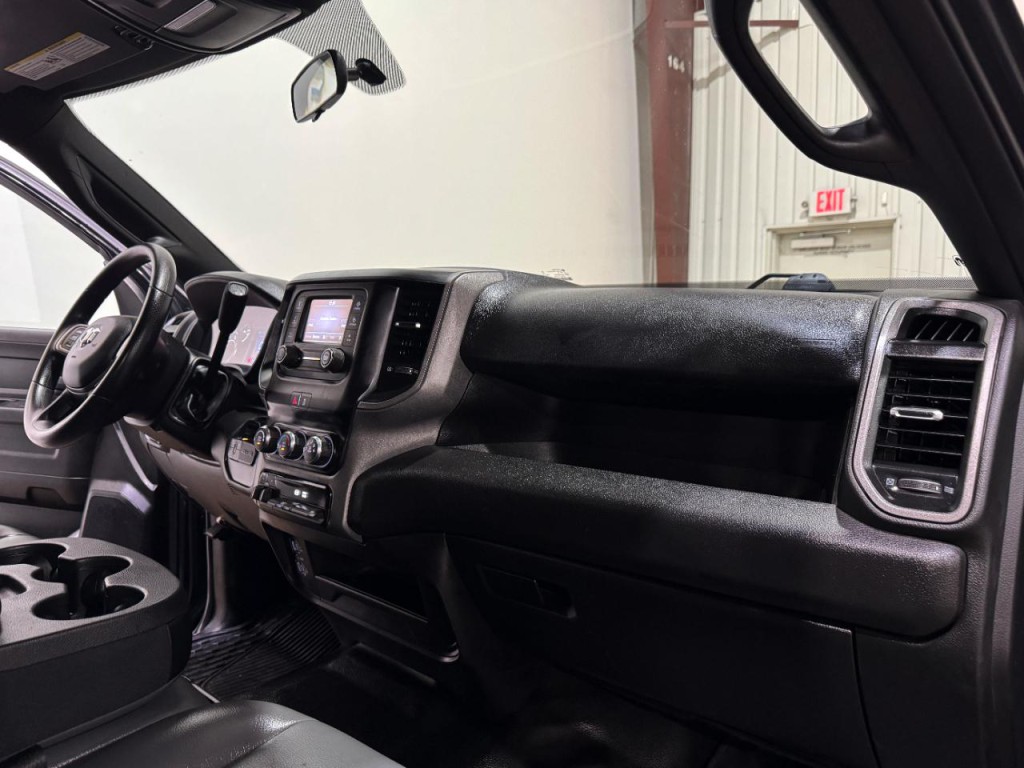 2022 RAM 3500 Image 11