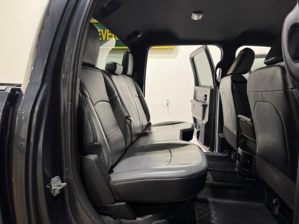 2022 RAM 3500 Image 15