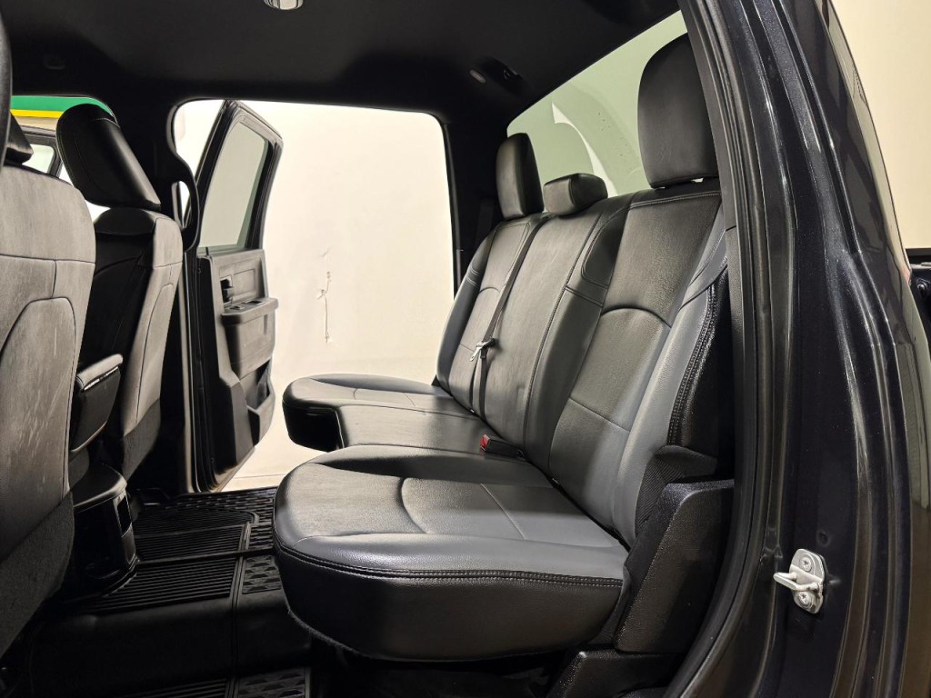 2022 RAM 3500 Image 16