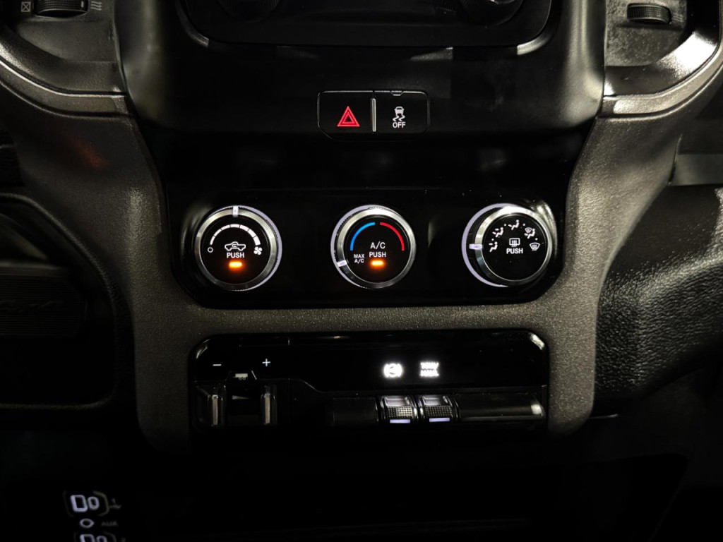 2022 RAM 3500 Image 26