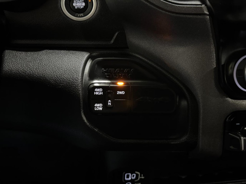 2022 RAM 3500 Image 28