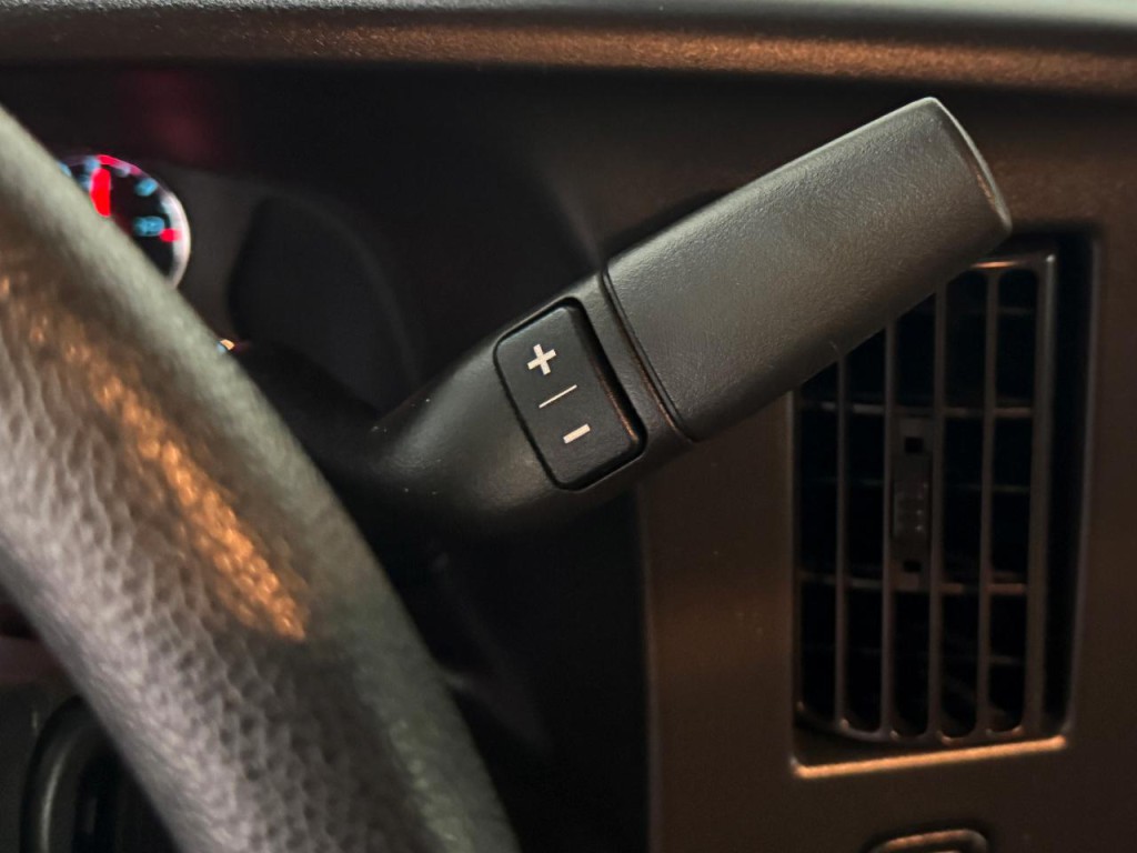 2019 Chevrolet Express Image 6