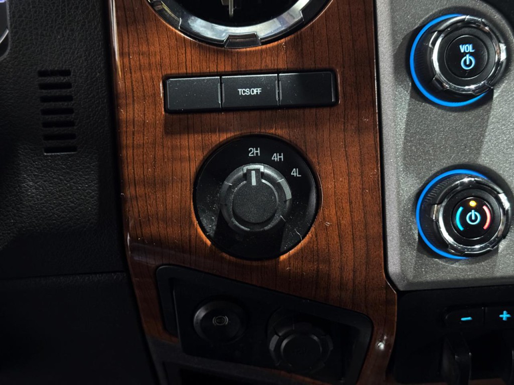 2015 Ford F-350 Image 24