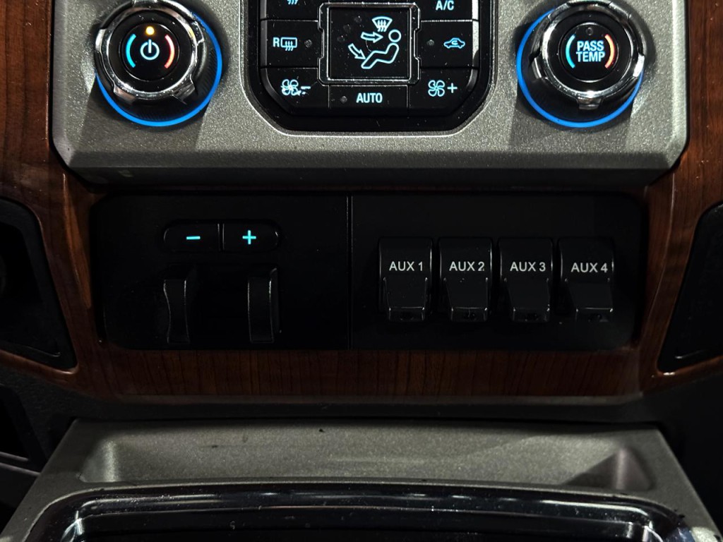 2015 Ford F-350 Image 29