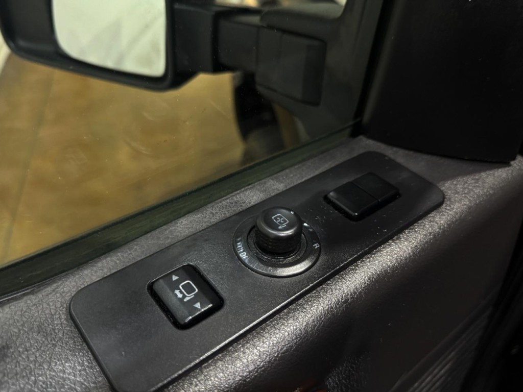 2015 Ford F-350 Image 31