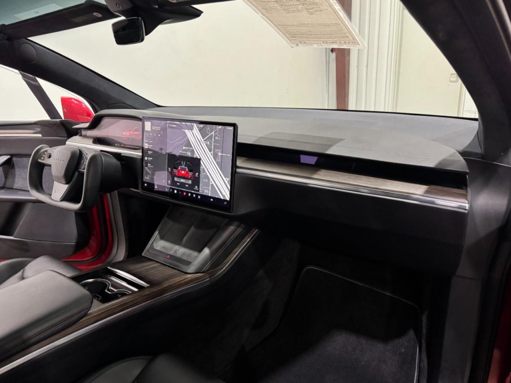 2023 Tesla Model X Image 10