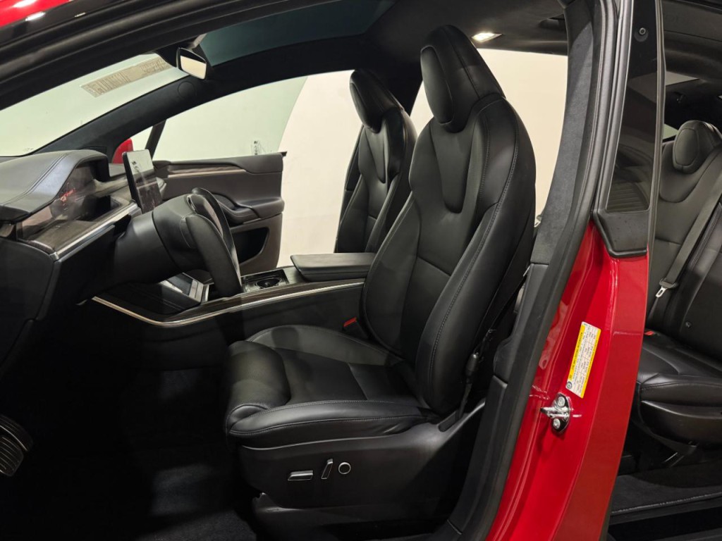 2023 Tesla Model X Image 11