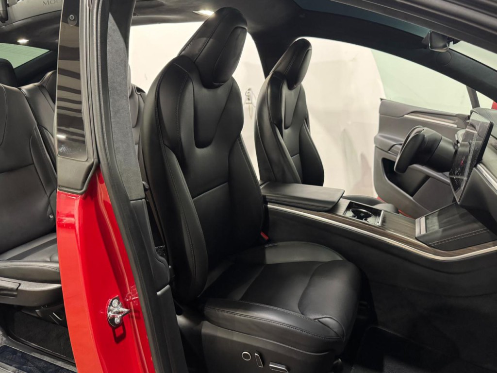 2023 Tesla Model X Image 12