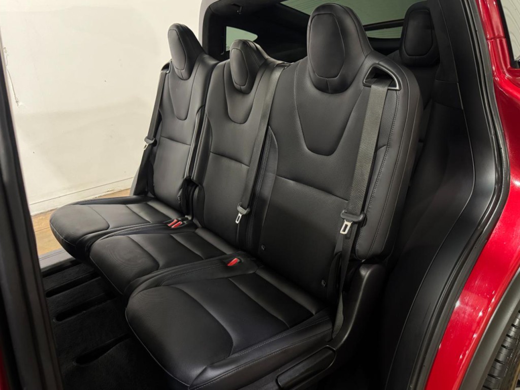 2023 Tesla Model X Image 14