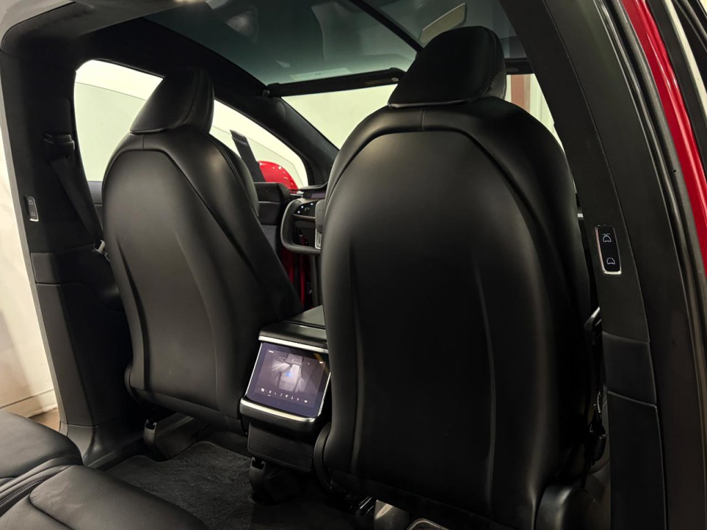 2023 Tesla Model X Image 17