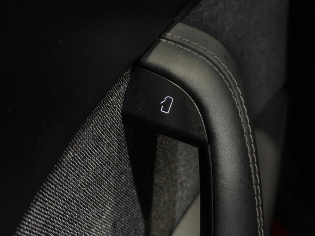 2023 Tesla Model X Image 19