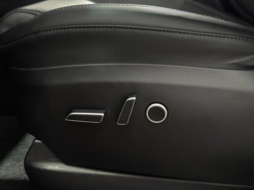 2023 Tesla Model X Image 21