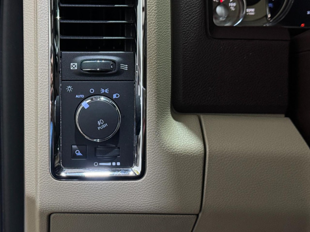 2015 RAM 1500 Image 10