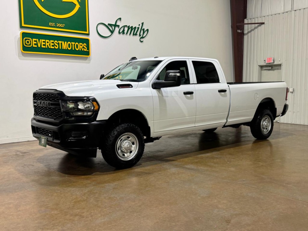 2023 RAM 2500 Image 3