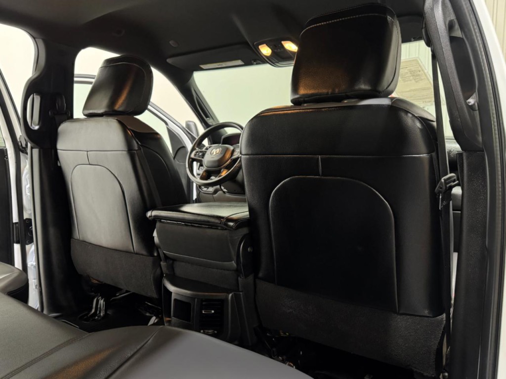 2023 RAM 2500 Image 17