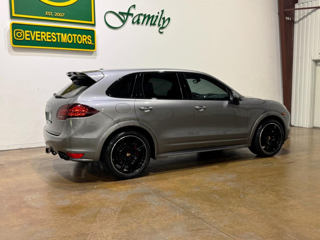 2014 Porsche Cayenne Image 9
