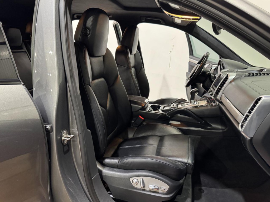 2014 Porsche Cayenne Image 14
