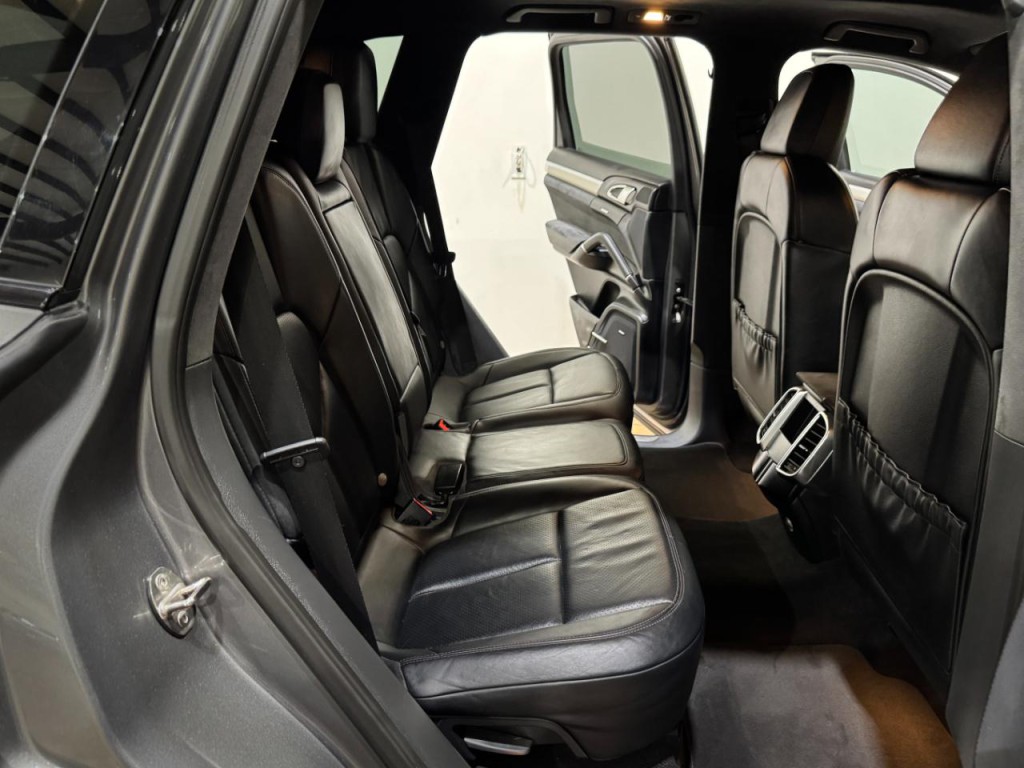 2014 Porsche Cayenne Image 15