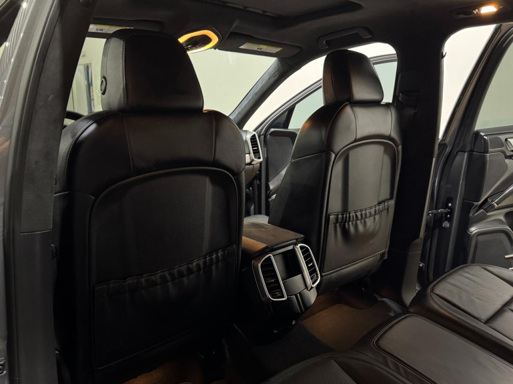 2014 Porsche Cayenne Image 18