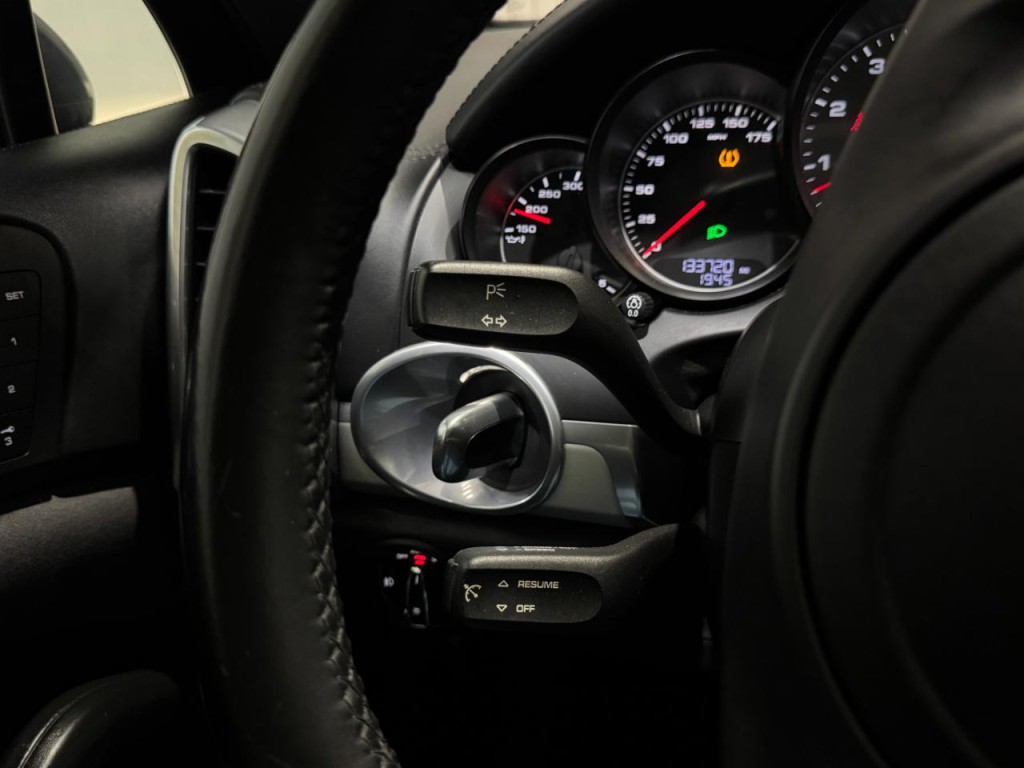 2014 Porsche Cayenne Image 23