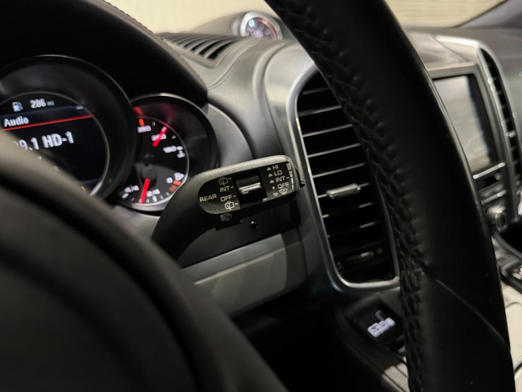 2014 Porsche Cayenne Image 24