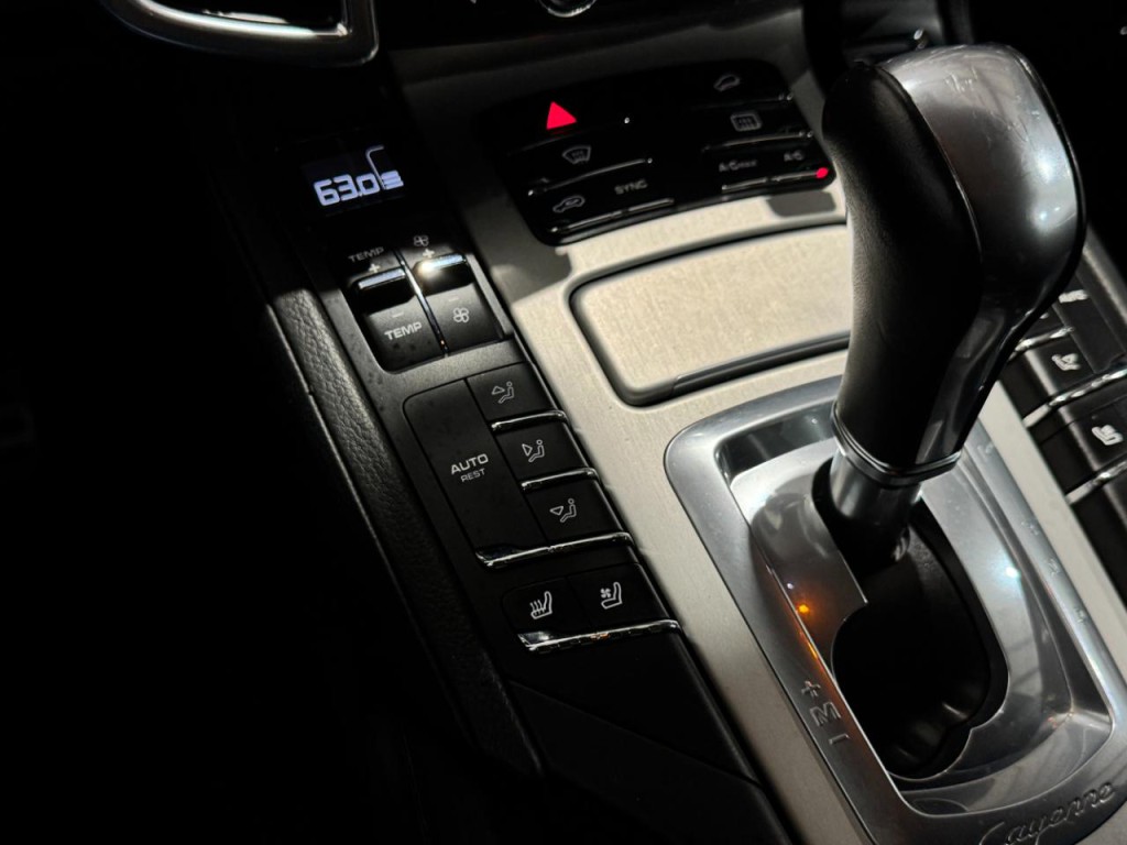 2014 Porsche Cayenne Image 25