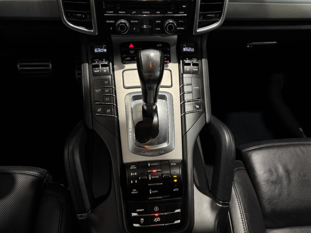 2014 Porsche Cayenne Image 28