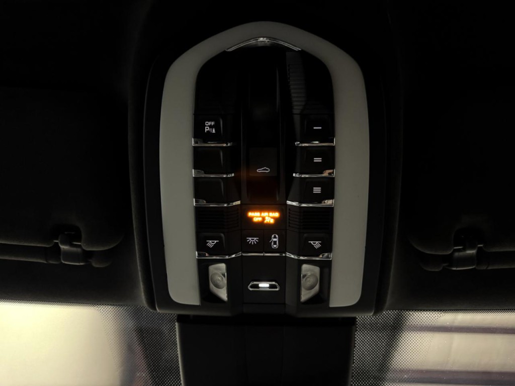 2014 Porsche Cayenne Image 31