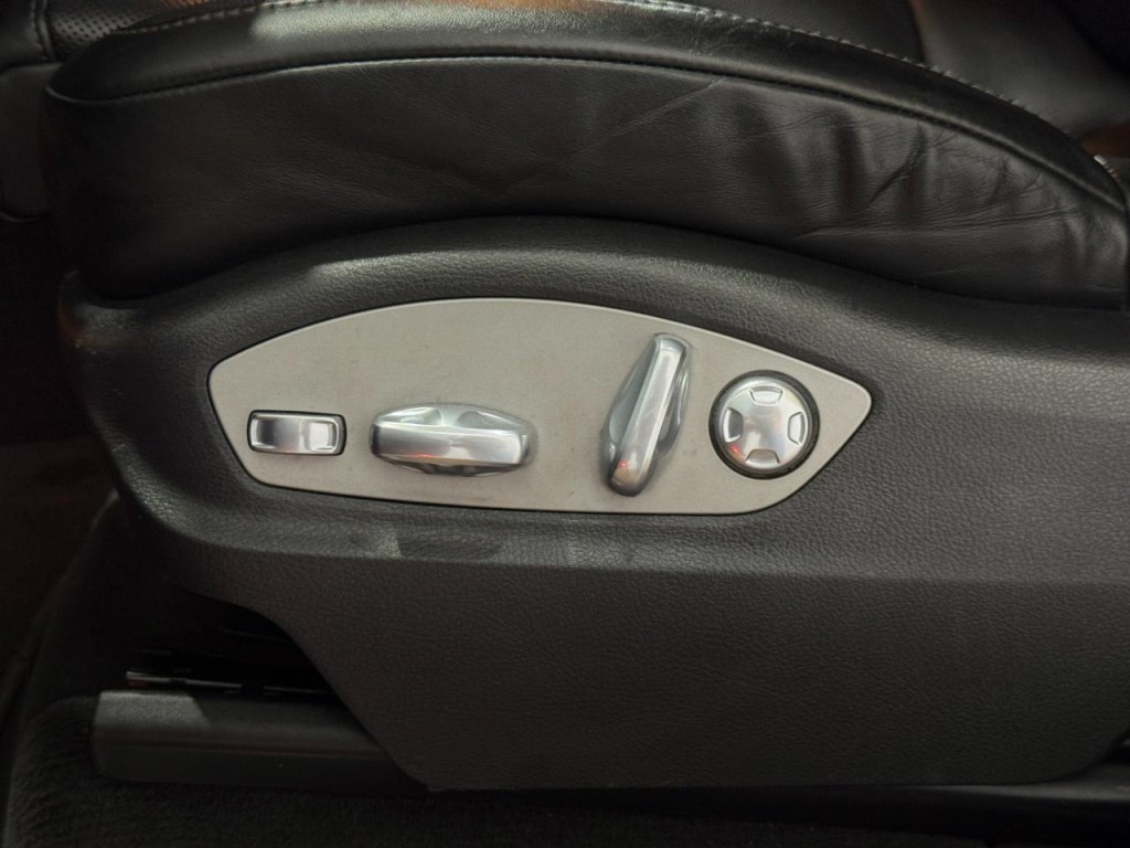 2014 Porsche Cayenne Image 34
