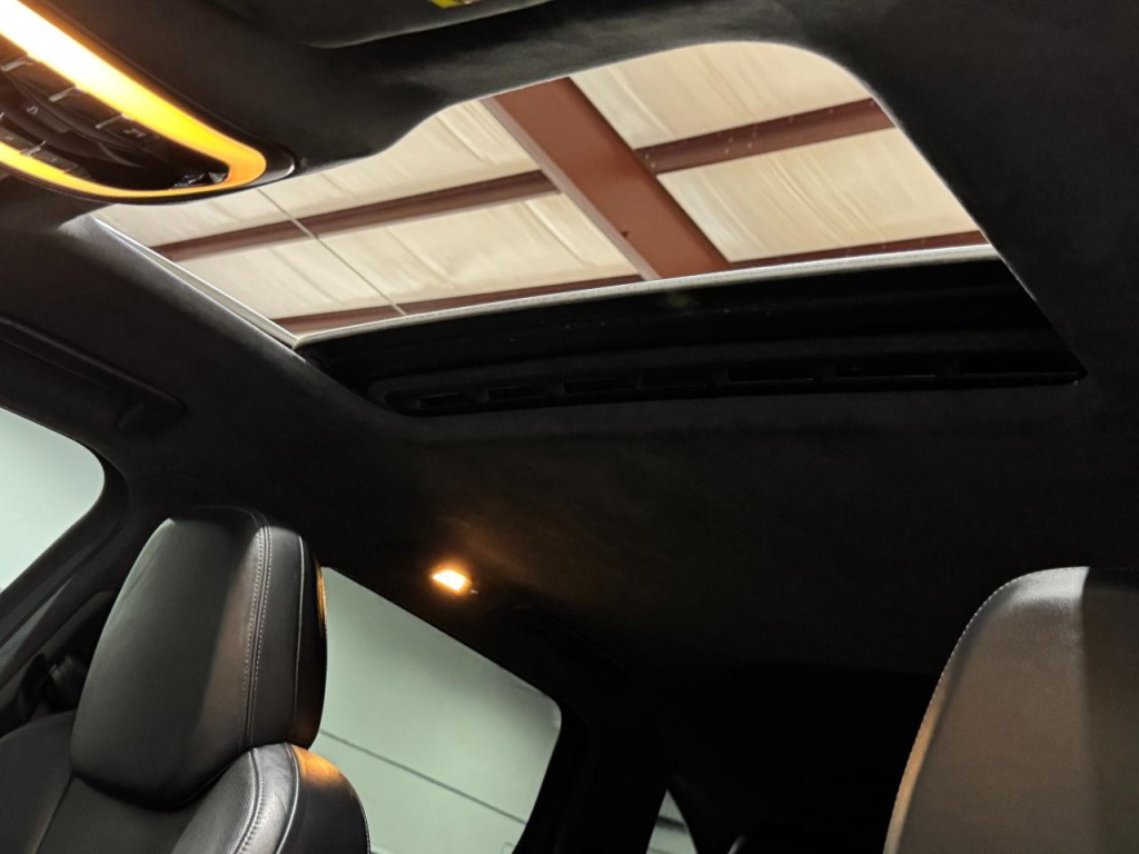 2014 Porsche Cayenne Image 38