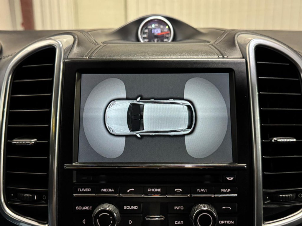 2014 Porsche Cayenne Image 44