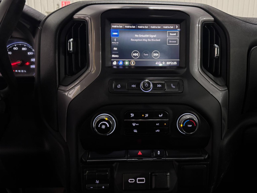 2023 Chevrolet Silverado 1500 Image 3