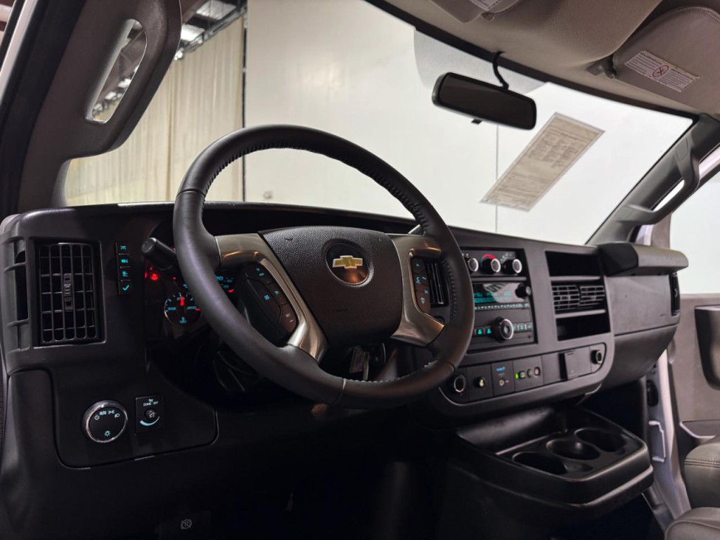 2020 Chevrolet Express Image 9