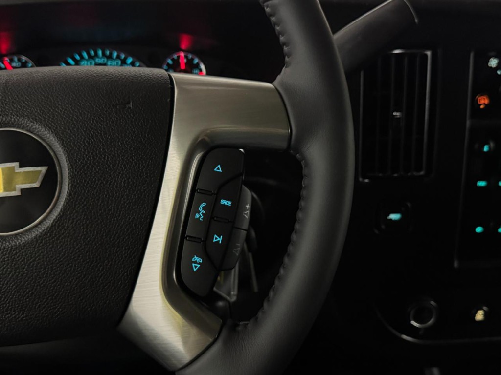 2020 Chevrolet Express Image 16
