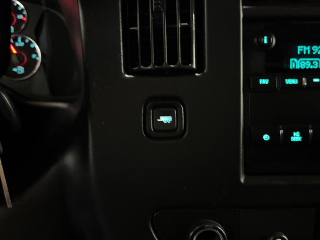 2020 Chevrolet Express Image 23